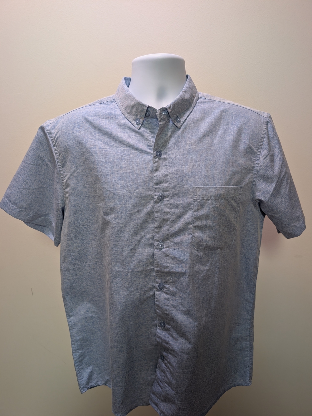 Men's Short-Sleeve Button-Down Shirt in Heather Light Blue